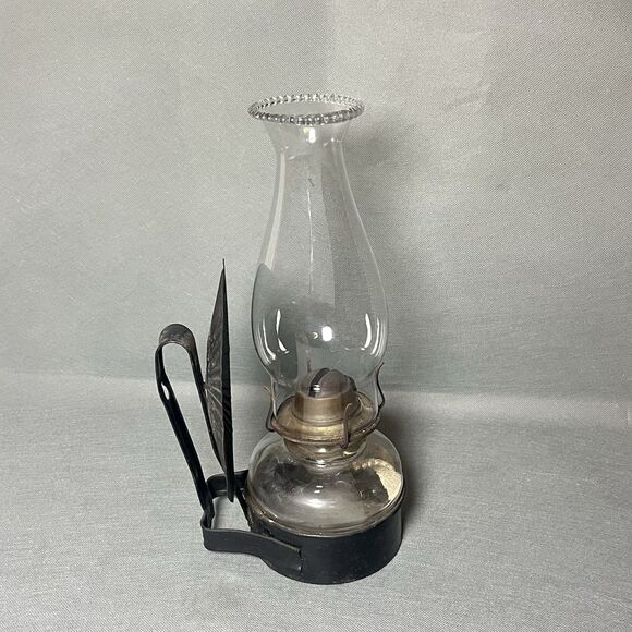 Antique 1900's Wall Mounted Oil Lamp with Glass Chimney-Eagle-Uranium-UV - Picture 6 of 14